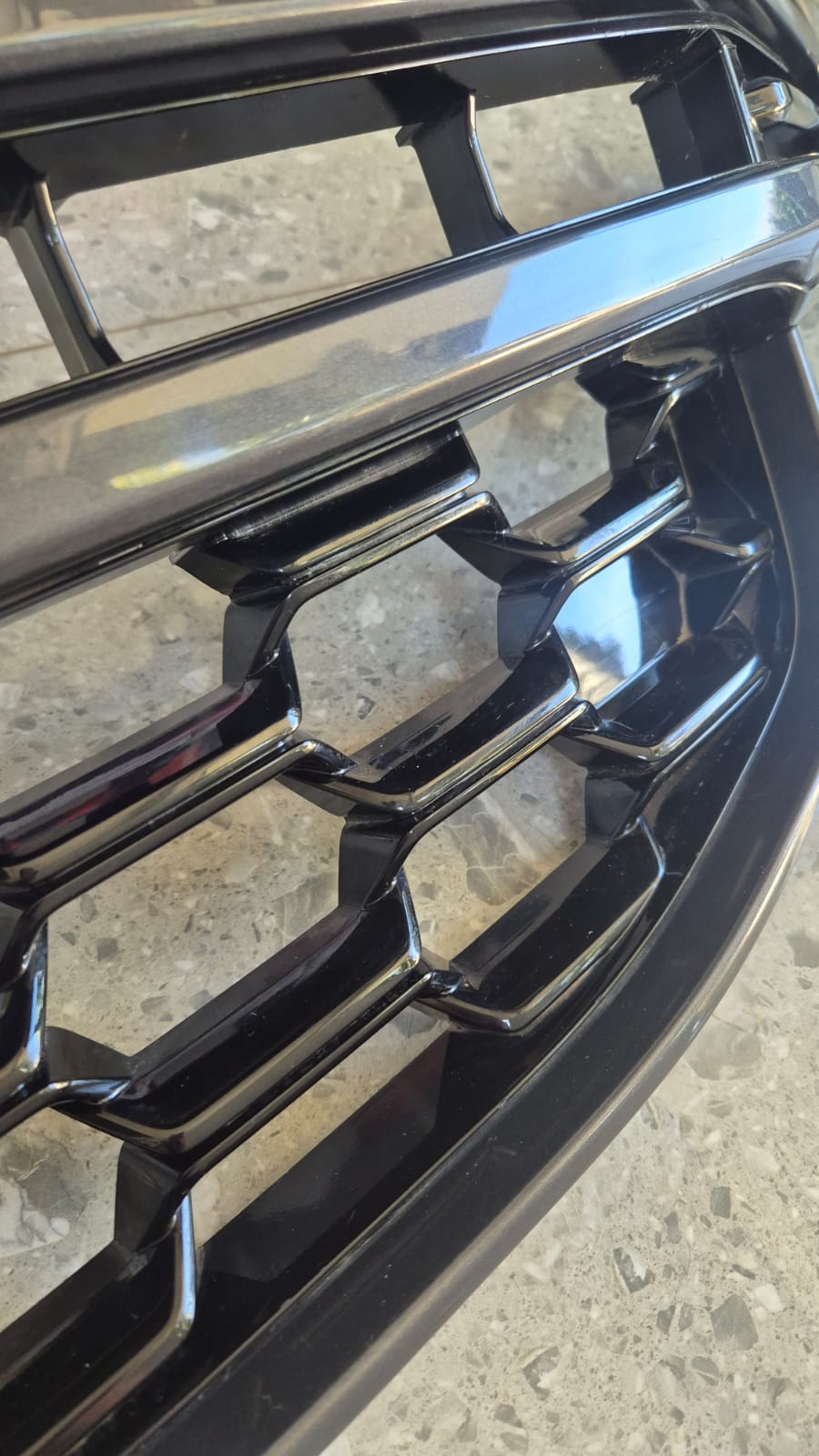 Ford Ranger Next-Gen | 2023+ XLT |  Display Wildtrak Grill OEM (Without Middle Cover)